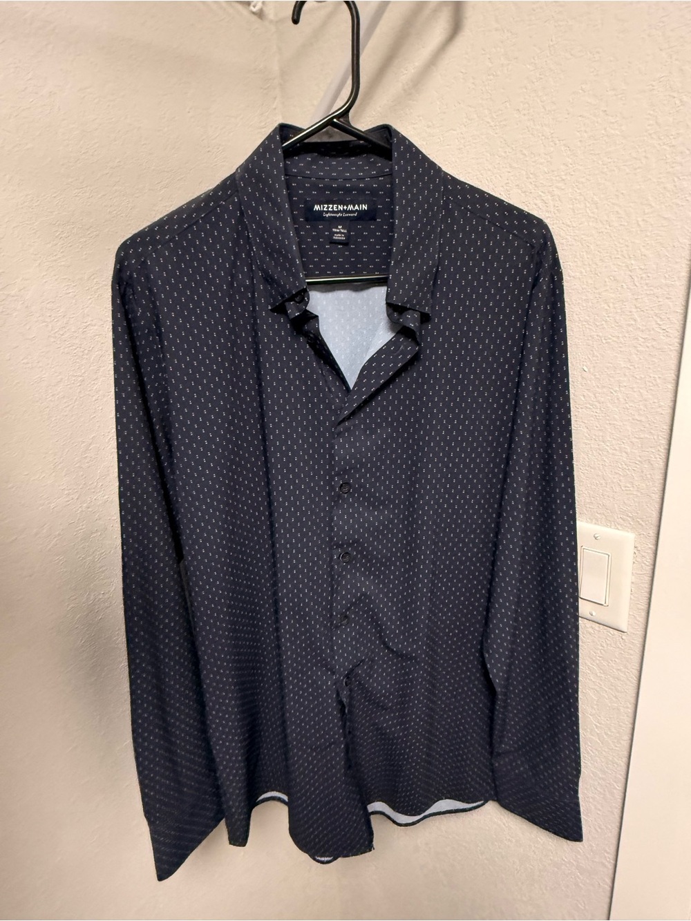 Mizzen+Main Lightweight Leeward Long Sleeve Button Up - NWOT- Medium Trim Tall
